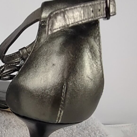 Liz Claiborne Sachi Gunmetal Silver Leather Upper Sandals 2 inch Heel Size 9M - Picture 5 of 11